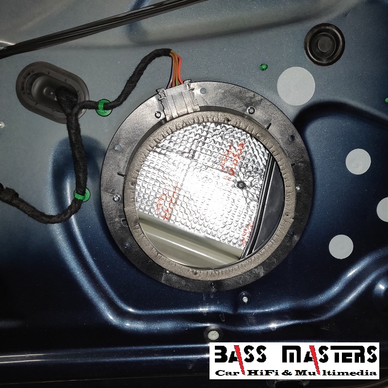 BASS MASTERS Soundsystem VW Golf V United